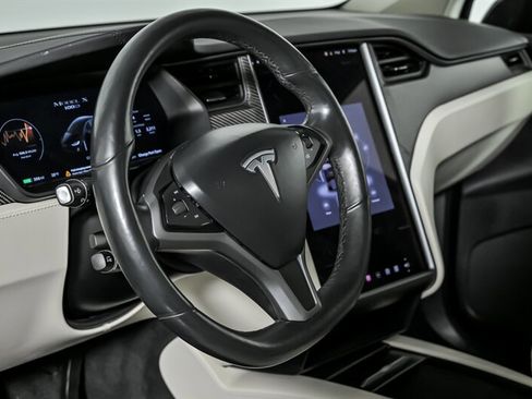 Used 2018 Tesla Model X 100D image 22