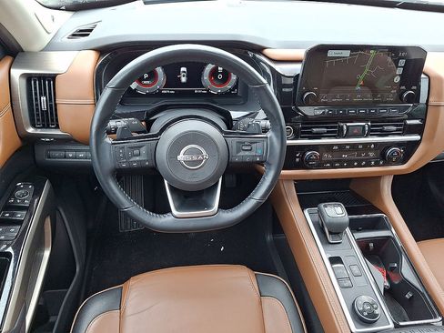 Used 2022 Nissan Pathfinder Platinum w/ Cargo Package AWD/4WD image 21