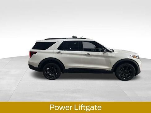 Used 2023 Ford Explorer ST-Line AWD/4WD image 10