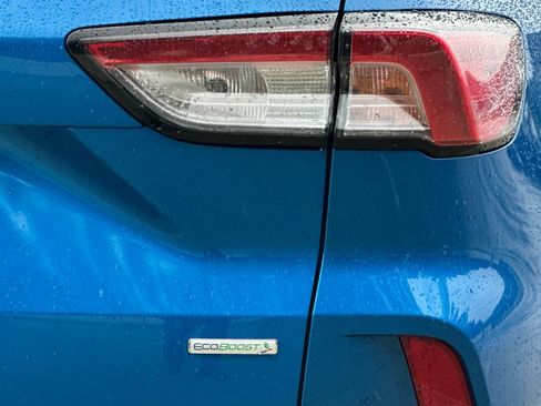 Used 2020 Ford Escape SE image 12