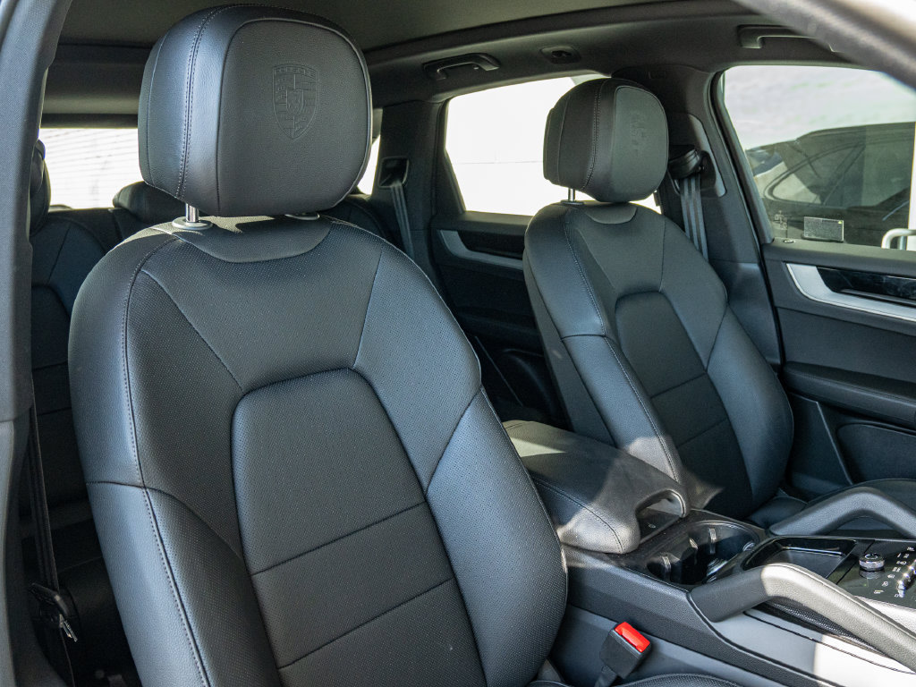 Certified 2026 Porsche Cayenne AWD/4WD image 19