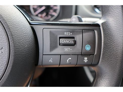 Used 2023 Nissan Rogue SV AWD/4WD image 38
