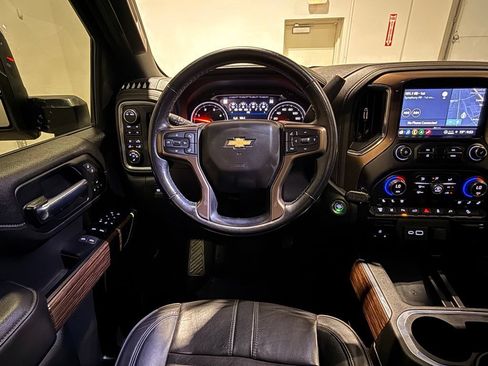 Used 2022 Chevrolet Silverado 2500 High Country w/ Safety Package II AWD/4WD image 30
