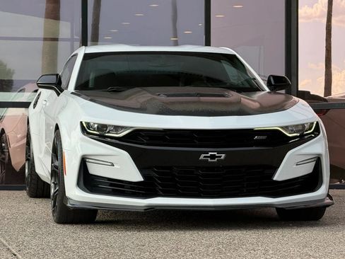 Used 2019 Chevrolet Camaro SS RWD image 18