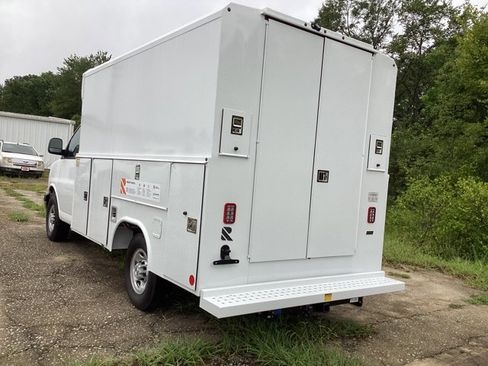 New 2025 Chevrolet Express 3500 w/ Power Convenience Package image 7