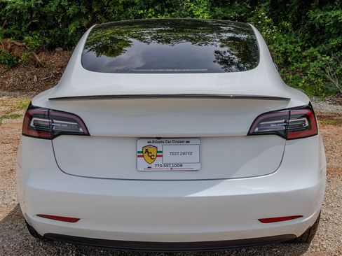 Used 2022 Tesla Model 3 Standard Range RWD image 4