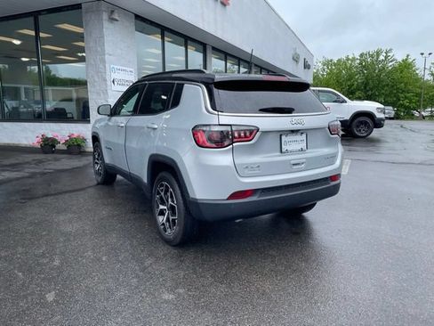Used 2025 Jeep Compass Limited AWD/4WD image 34