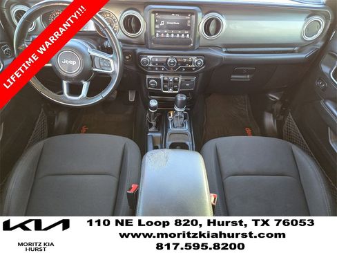 Used 2019 Jeep Wrangler Unlimited Sahara image 5