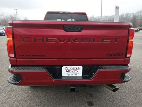 Used 2024 Chevrolet Silverado 2500 High Country w/ High Country Premium Package AWD/4WD image 4