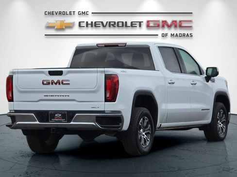 Used 2024 GMC Sierra 1500 SLT image 3