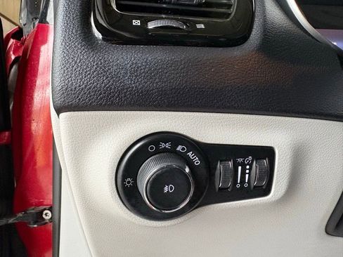 Used 2017 Jeep Compass Limited image 20