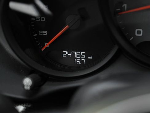 Used 2021 Porsche 718 Boxster S RWD image 30