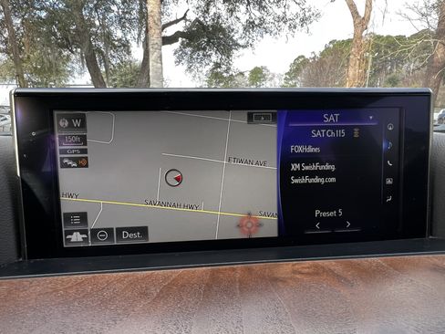 Used 2021 Lexus LX 570 4WD w/ 3rd Row & Luxury Pkg image 23