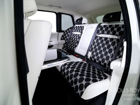 New 2026 Rolls-Royce Cullinan Black Badge image 19