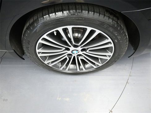 Used 2018 BMW 530i xDrive image 8