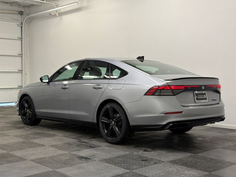 Used 2023 Honda Accord Sport image 6