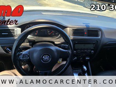 Used 2011 Volkswagen Jetta SE image 39
