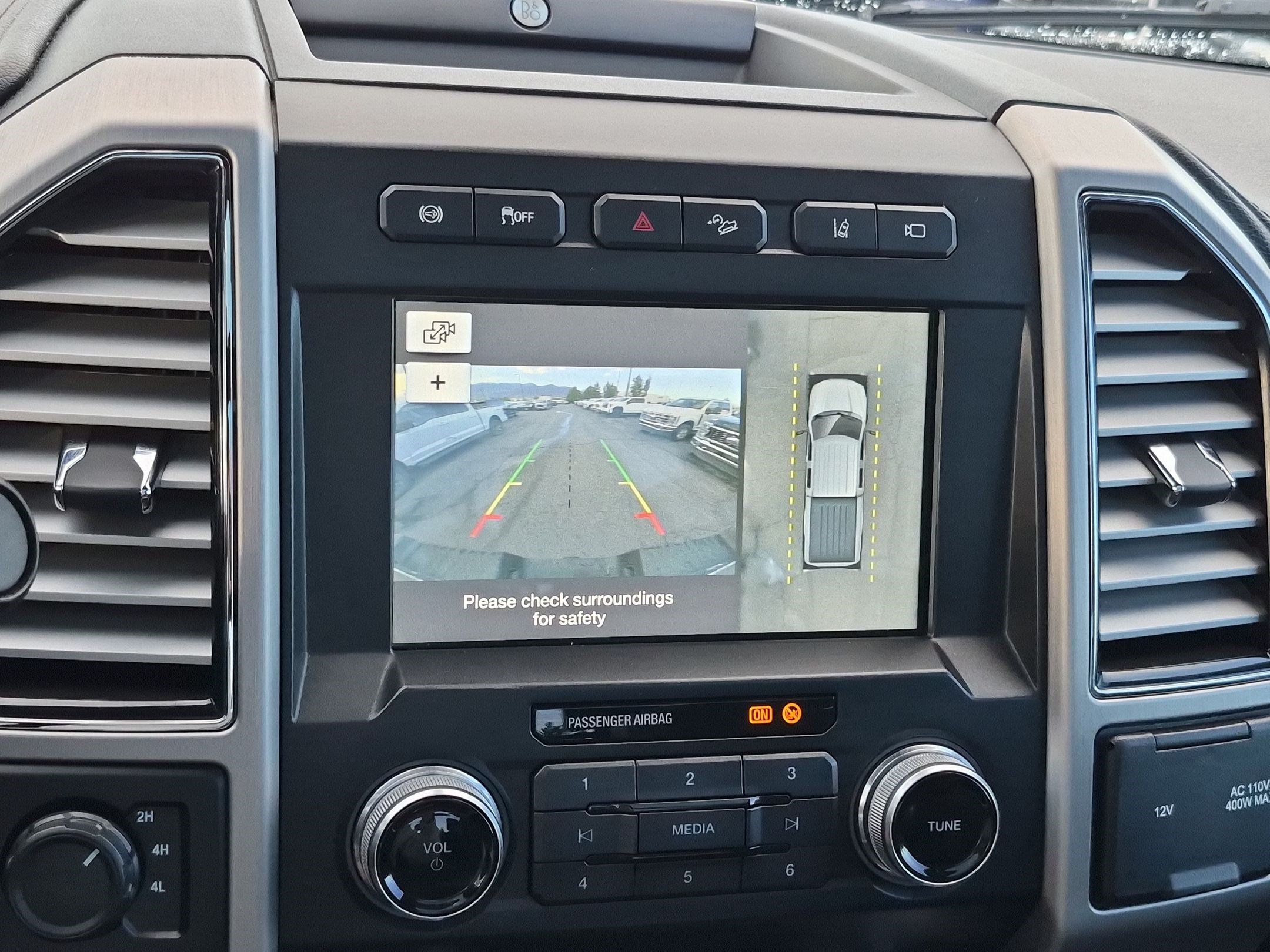 Used 2019 Ford F350 Platinum w/ Platinum Ultimate Package AWD/4WD image 27