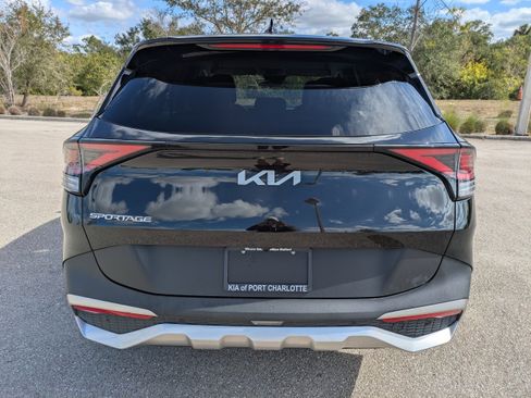 Certified 2023 Kia Sportage LX image 6