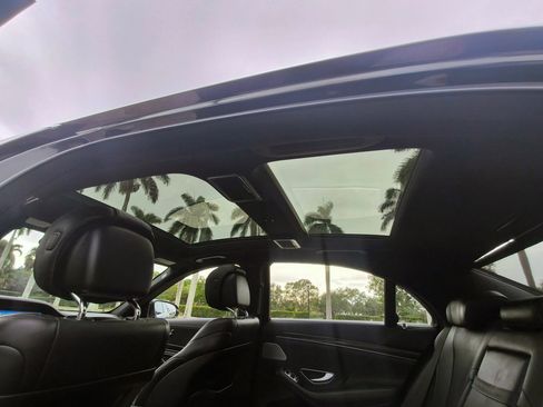 Used 2017 Mercedes-Benz S 550 Sedan image 31