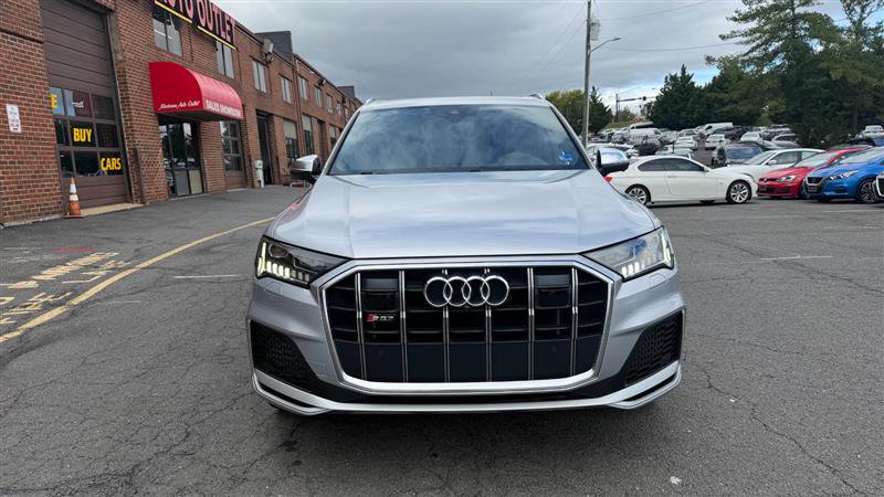 Used 2022 Audi SQ7 Premium Plus w/ SQ7 Executive Package AWD/4WD image 2
