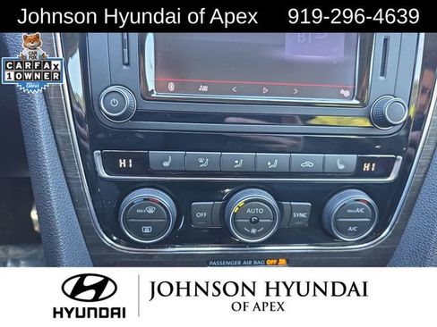 Used 2016 Volkswagen Passat 1.8T SEL Premium image 31