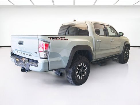 Used 2023 Toyota Tacoma TRD Off-Road w/ Technology Package RWD image 4