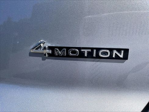 Certified 2024 Volkswagen Atlas Cross Sport SEL Premium R-Line AWD/4WD image 7