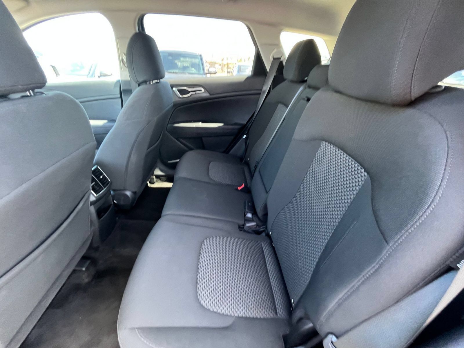 Used 2025 Kia Sportage LX FWD image 22