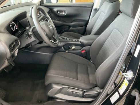 Certified 2025 Honda HR-V LX image 4