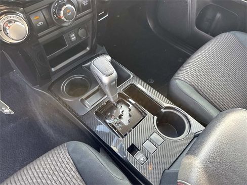 Used 2018 Toyota 4Runner TRD Off-Road image 25