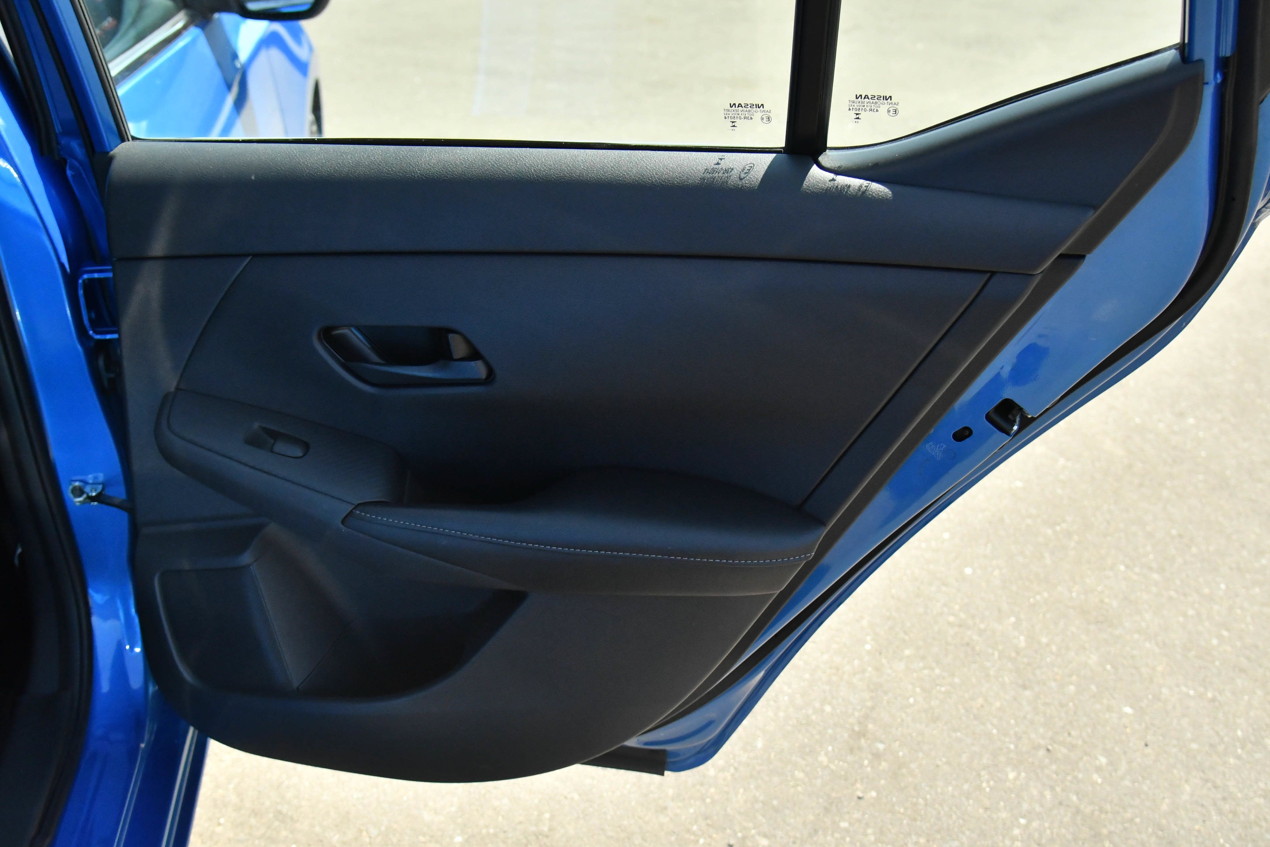 Used 2025 Nissan Sentra SV FWD image 35