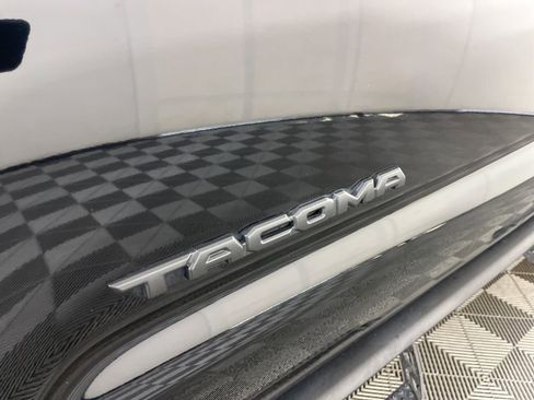Used 2022 Toyota Tacoma SR5 image 3
