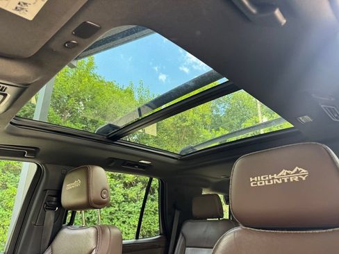Used 2021 Chevrolet Tahoe High Country AWD/4WD image 15