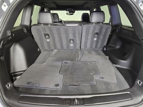 Used 2024 Jeep Grand Cherokee Limited image 18