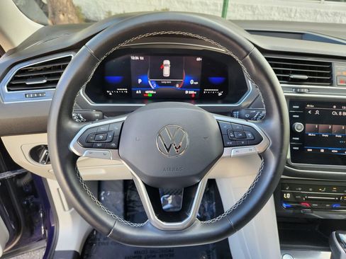 Certified 2023 Volkswagen Tiguan SE w/ Panoramic Sunroof Package image 17