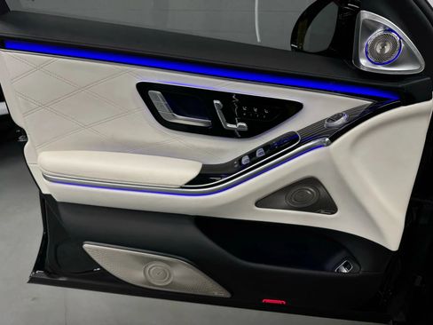 Used 2023 Mercedes-Benz Maybach S 680 4MATIC w/ Manufaktur Leather Package image 32