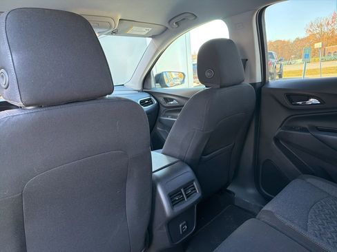 Used 2023 Chevrolet Equinox LT image 30
