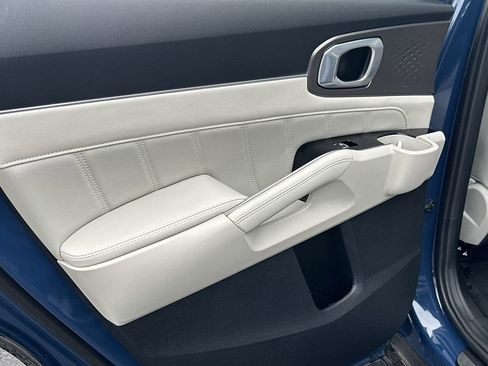 Used 2024 Kia Sorento SX image 21