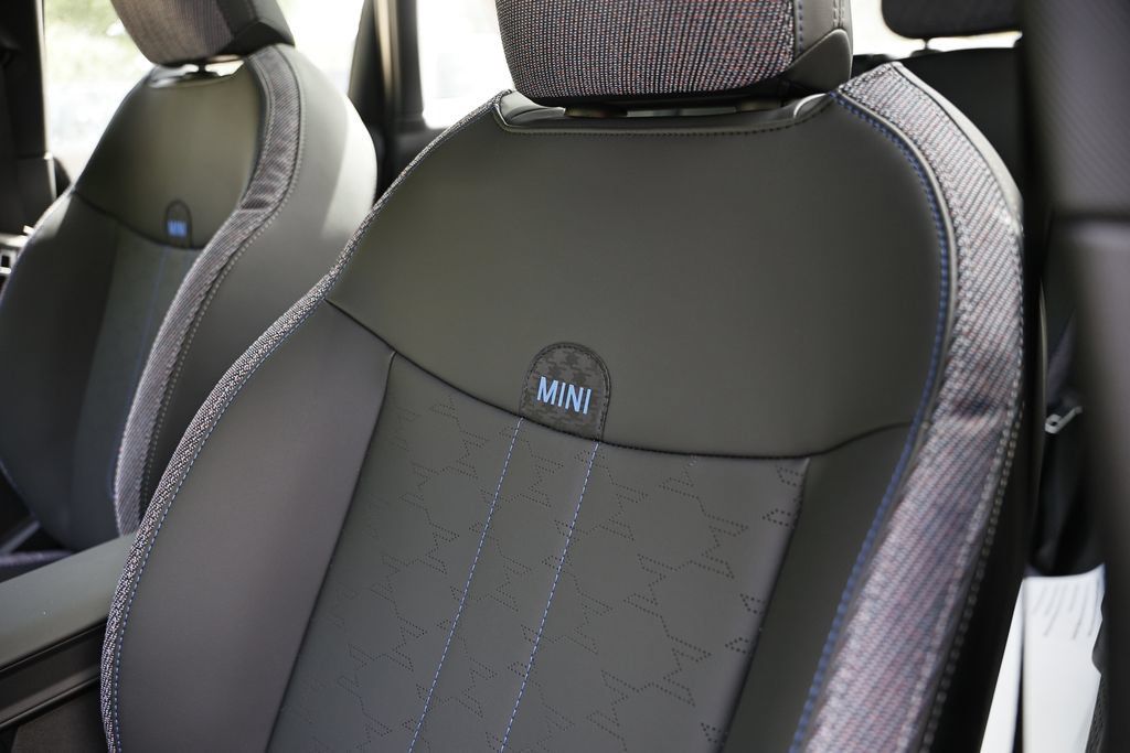 New 2026 MINI Cooper 4-Door Hardtop FWD image 21