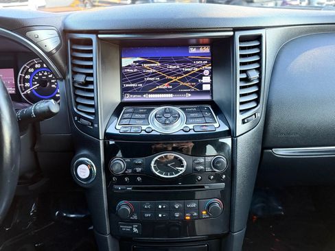 Used 2017 INFINITI QX70 AWD w/ Limited Package image 33