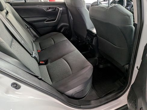 Used 2021 Toyota RAV4 XLE AWD/4WD image 31