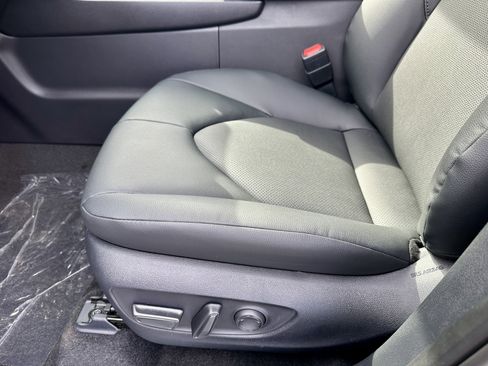 New 2026 Toyota Grand Highlander XLE image 16