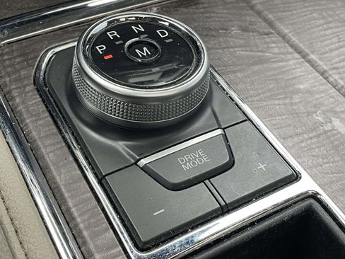 Used 2020 Ford Expedition Limited w/ Equipment Group 301A image 7