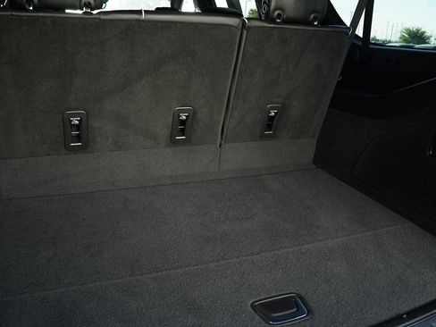 Used 2023 Cadillac Escalade ESV Premium Luxury w/ Performance Package AWD/4WD image 60
