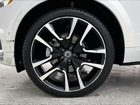 Certified 2023 Volvo XC60 B5 Ultimate w/ Protection Package Premier image 12