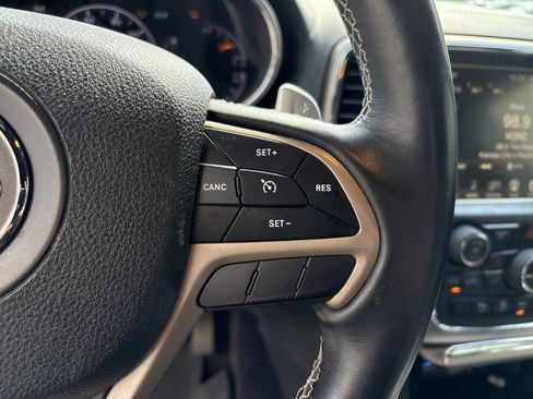 Used 2017 Jeep Grand Cherokee Overland image 20