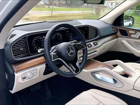 New 2025 Mercedes-Benz GLE 450e 4MATIC image 5