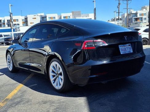 Used 2023 Tesla Model 3 Standard Range image 3