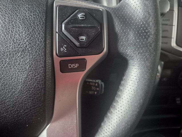 Used 2018 Toyota 4Runner SR5 AWD/4WD image 20